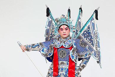 今天是V社游戏《半条命2》发售18周年